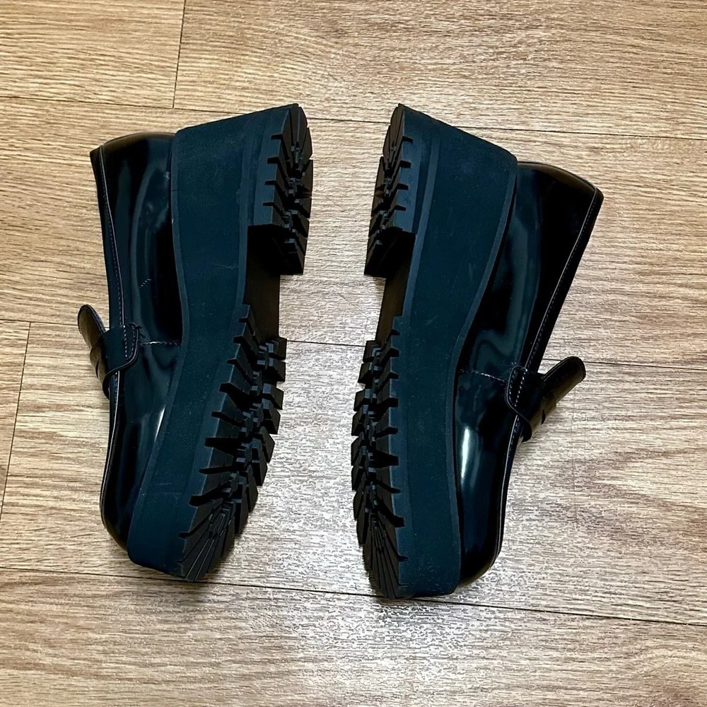 BP. Platform loafers